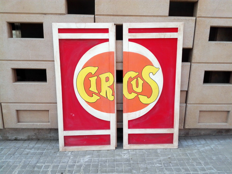 cartel puerta circo madera 2piezas 176x158_5x2_5 (49eu.) 1u